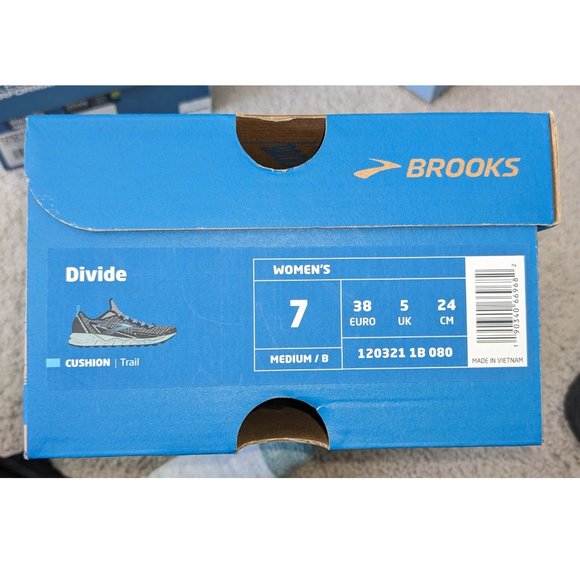 3/$15 Brooks Divide Trail Running Shoe Black/Blue in a Women's size 7 Medium - Picture 10 of 10